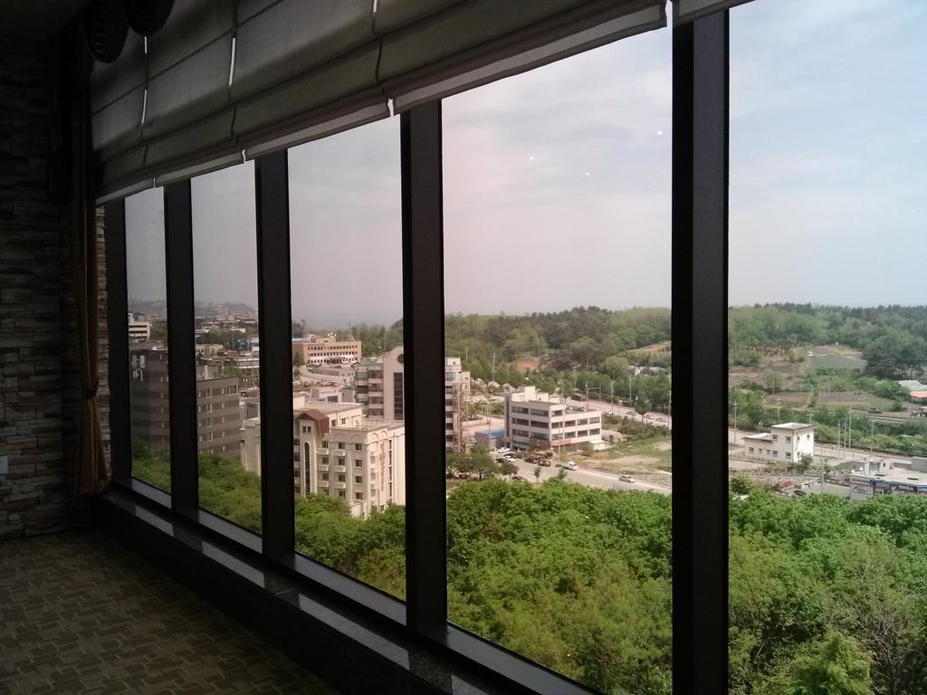 Hyunjin Tourist Hotel Donghae Exteriör bild