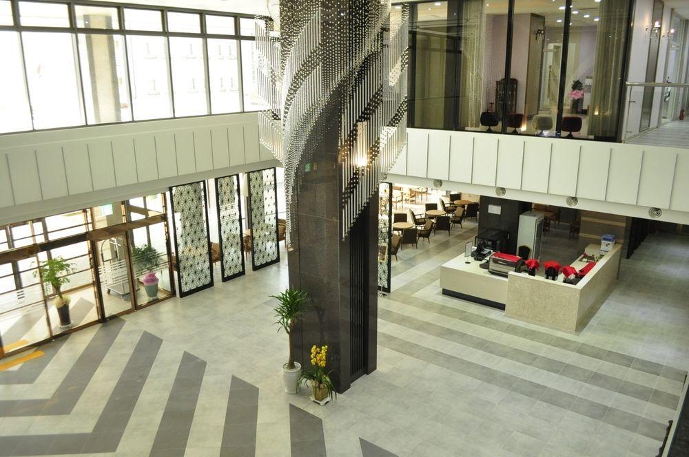 Hyunjin Tourist Hotel Donghae Exteriör bild
