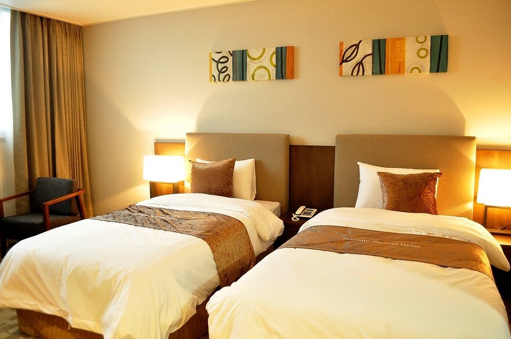 Hyunjin Tourist Hotel Donghae Exteriör bild
