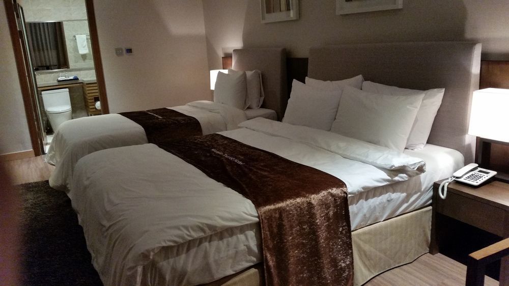 Hyunjin Tourist Hotel Donghae Exteriör bild