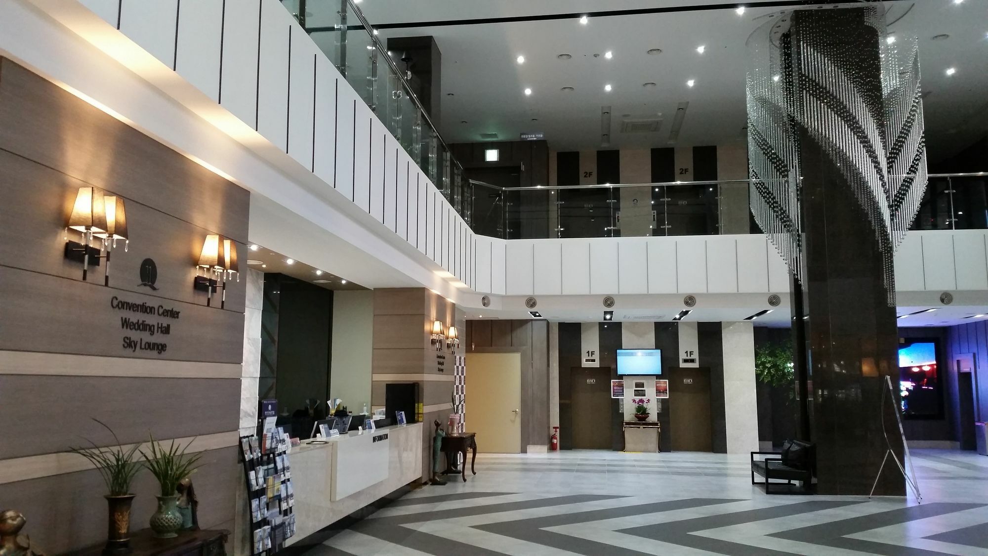 Hyunjin Tourist Hotel Donghae Exteriör bild
